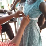 neue maßgeschneiderte Schuluniformen