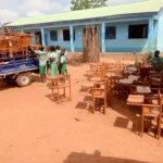 Schultische für weitere Klassenräume